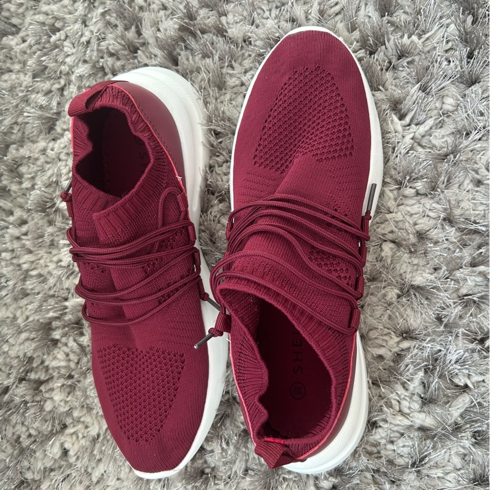 ✨H&M Burgundy Knit Slip-On Sneakers with White Sole - Picture 5 of 7